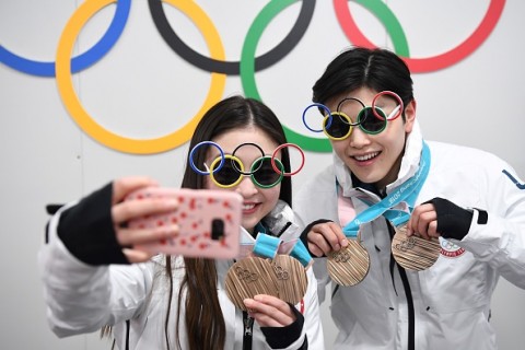 OLY-2018-PYEONGCHANG-MEDALS-BACKSTAGE